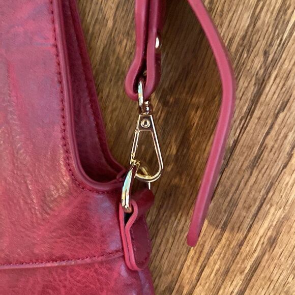 Ah-dorned dark red back with gold accents shoulder or cross body - Picture 8 of 14